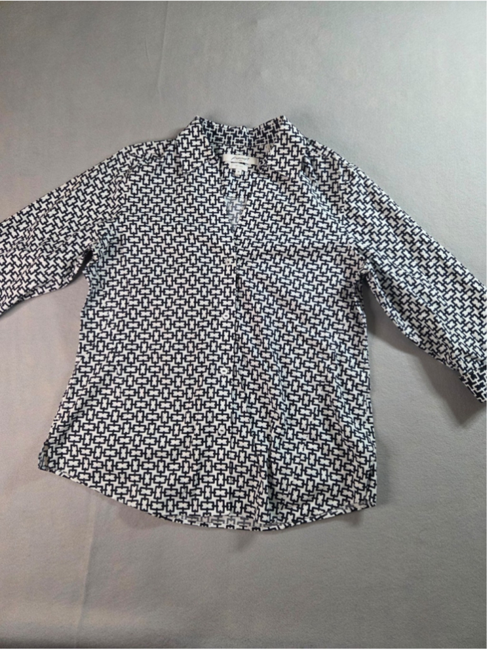 Foxcroft NYC Easy Care Geometric Link Print Button Down Blouse - Size Medium